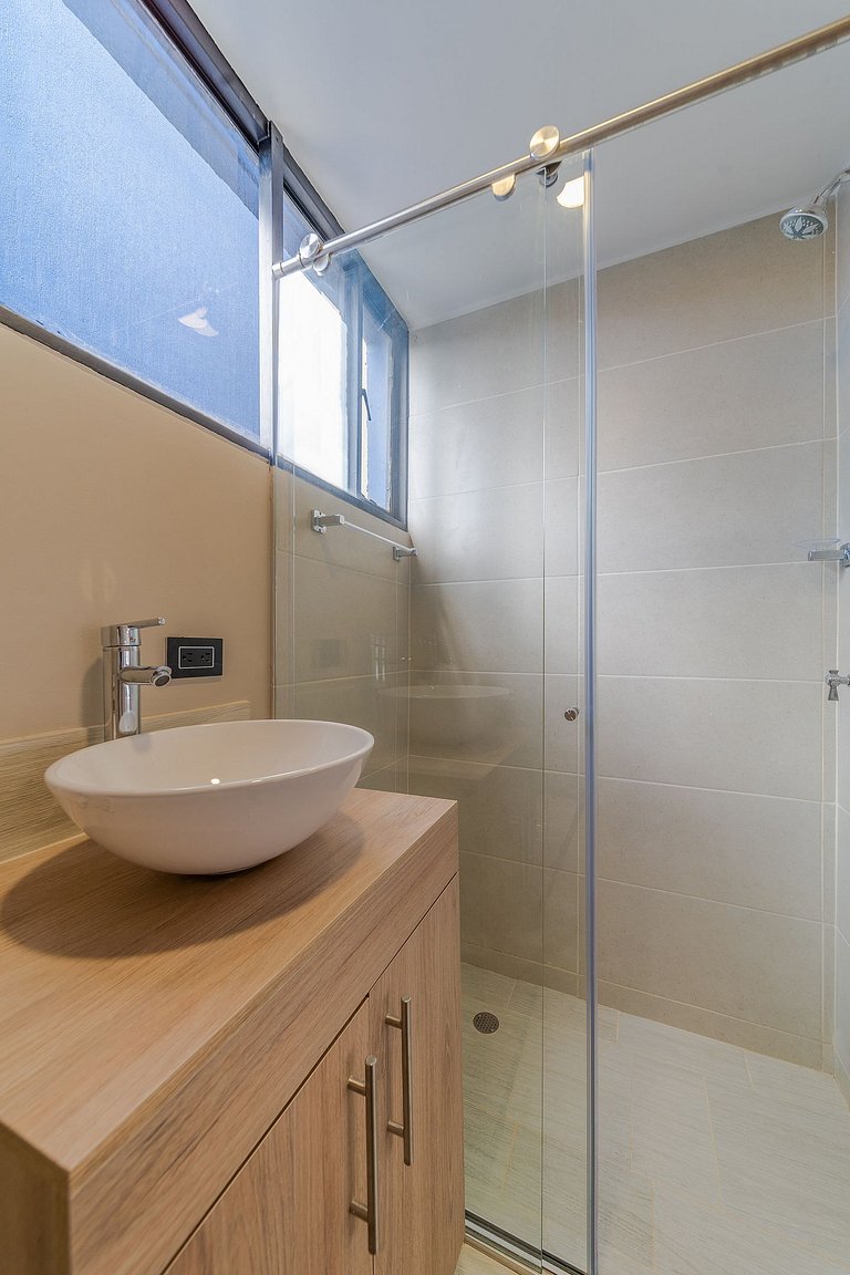|Ahead| Stylish 2BR with Parking