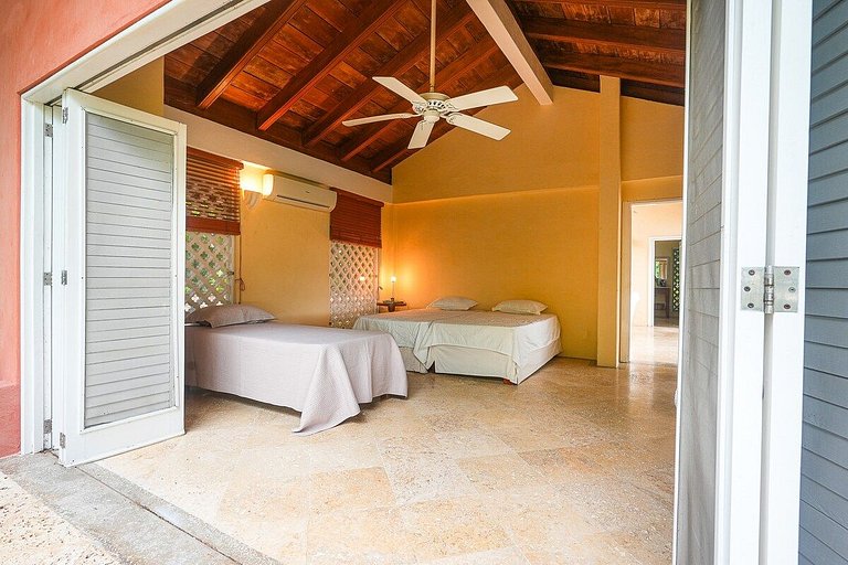 Espaciosa Casa @Baru Cartagena +Piscina