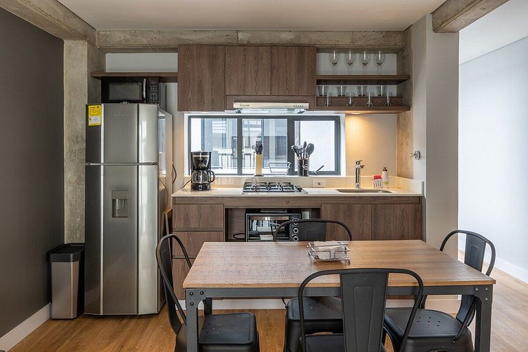 Peaceful & Cozy Apartment W/ Balcony + Laundry