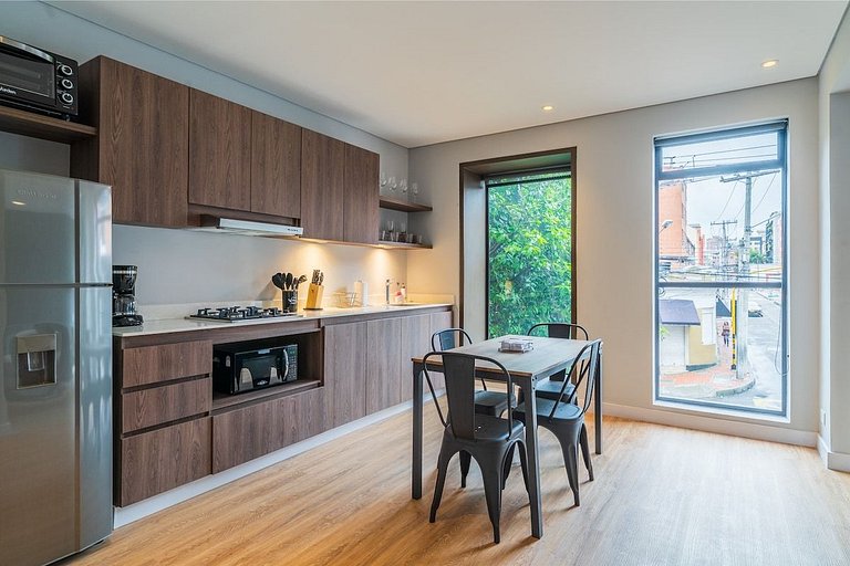 Bright 1BR @Zone G with Laundry
