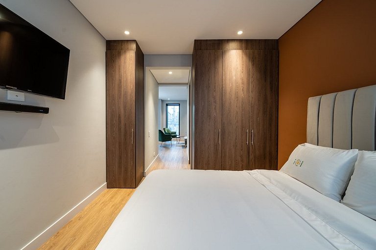 Bright 1BR @Zone G with Laundry