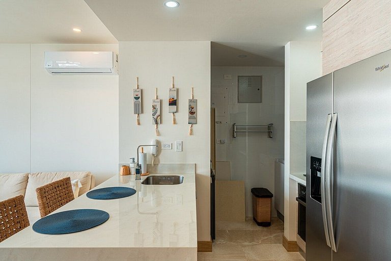 2BR Unbelievable Apt @Morros Zoe +Pool & Parking
