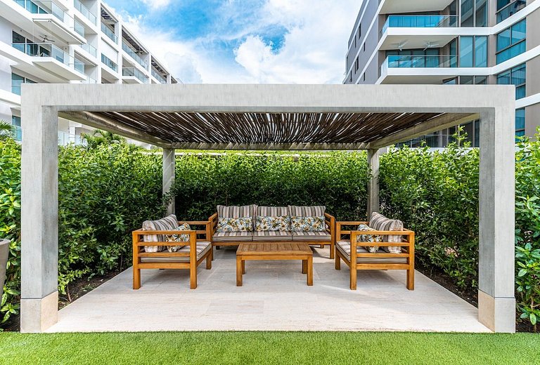 2BR Unbelievable Apt @Morros Zoe +Pool & Parking