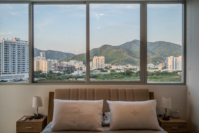 |Ahead| Spacious 2BR @Salguero + Balcony & Parking