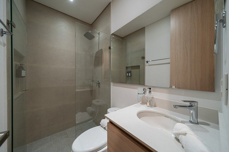 |Ahead| Spacious 2BR @Salguero + Balcony & Parking
