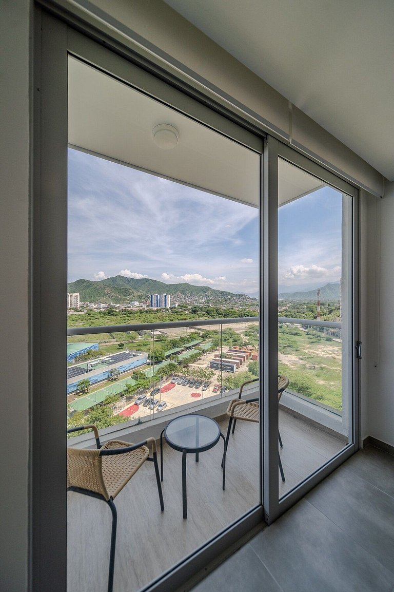 |Ahead| Spacious 2BR @Salguero + Balcony & Parking