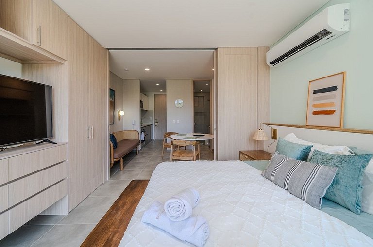 |Ahead| Stunning 1BR @Salguero + Balcony & Pool