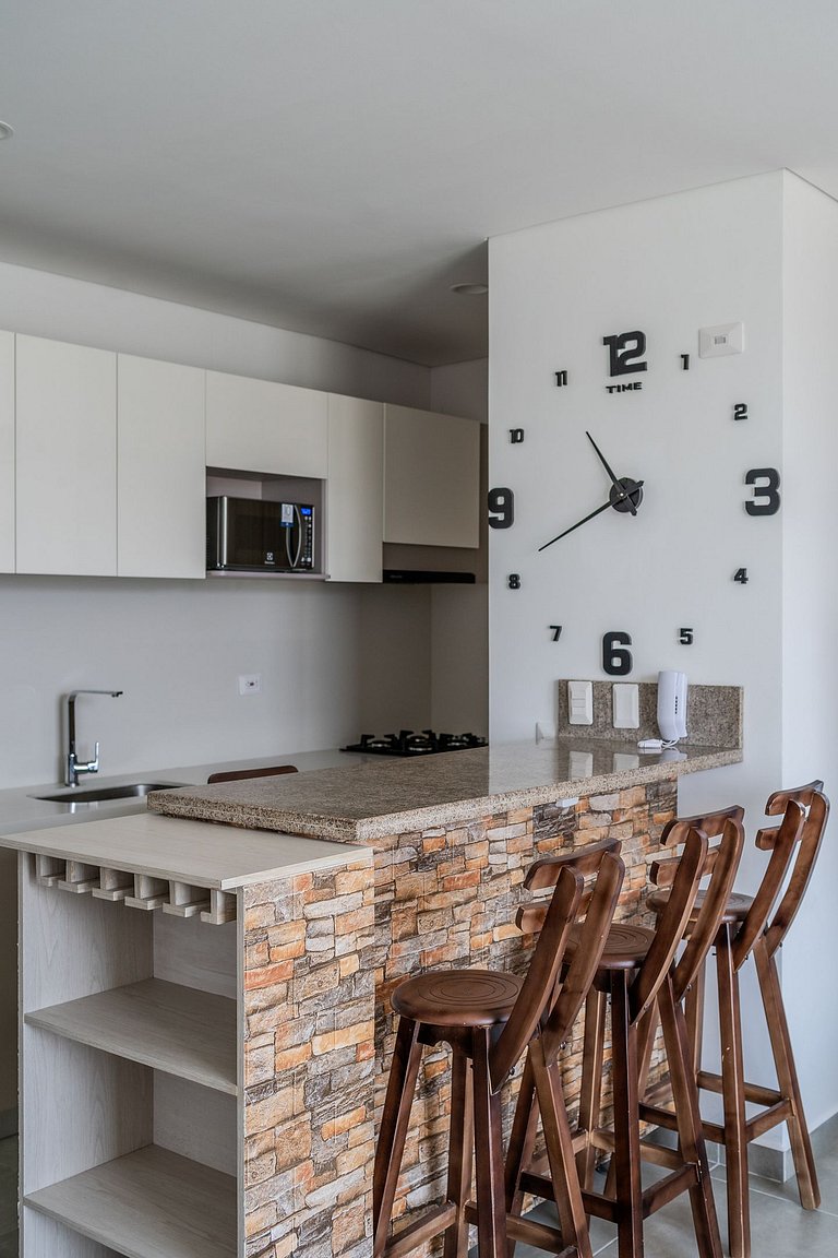|Ahead| Wonderful 2BR @Salguero with pool & parking
