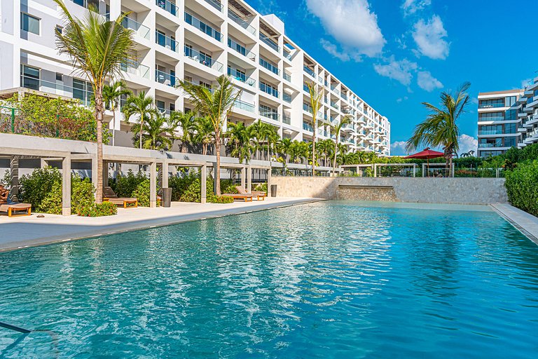 2BR Unbelievable Apt @Morros Zoe +Pool & Parking