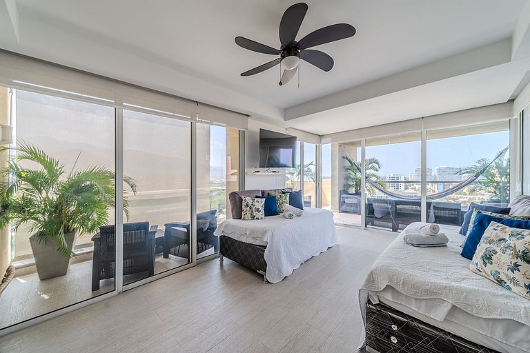 |Ahead| Spectacular 1BR @Zazue with Pool & Balcony