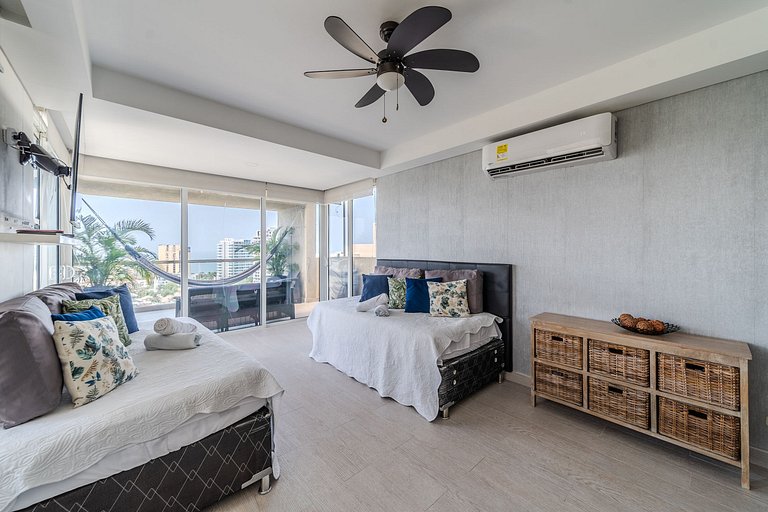 |Ahead| Spectacular 1BR @Zazue with Pool & Balcony