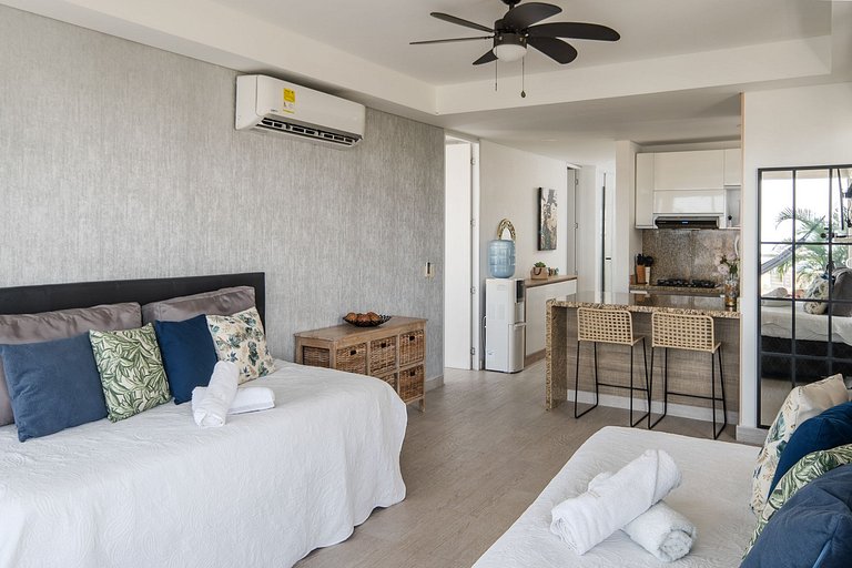 |Ahead| Spectacular 1BR @Zazue with Pool & Balcony