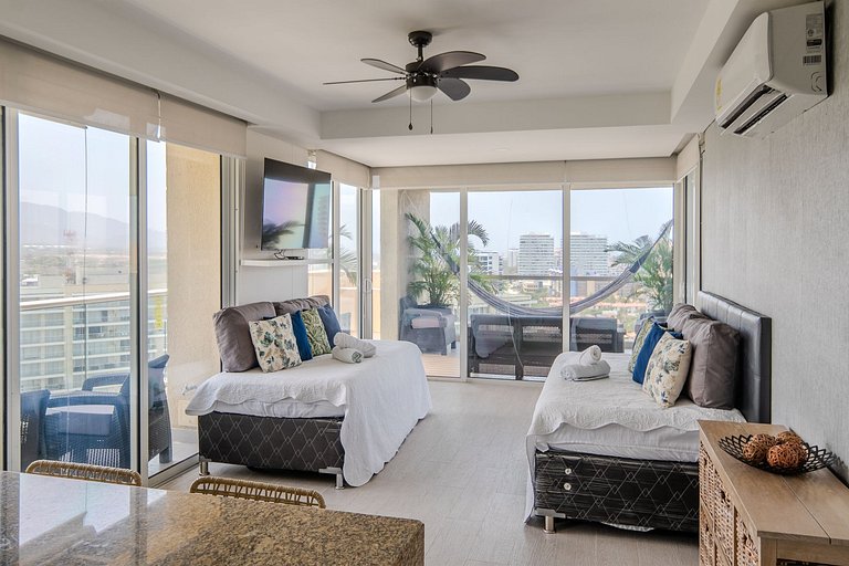 |Ahead| Spectacular 1BR @Zazue with Pool & Balcony