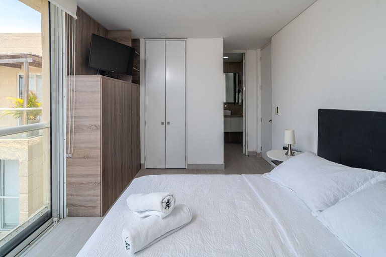 |Ahead| Spectacular 1BR @Zazue with Pool & Balcony
