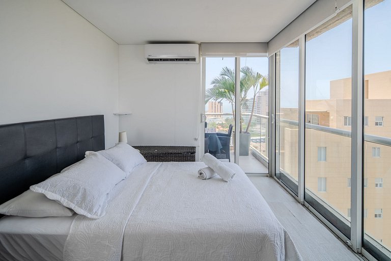 |Ahead| Spectacular 1BR @Zazue with Pool & Balcony