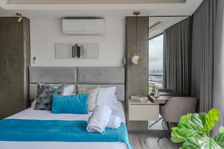 Ahead Minimalist Loft near the airport