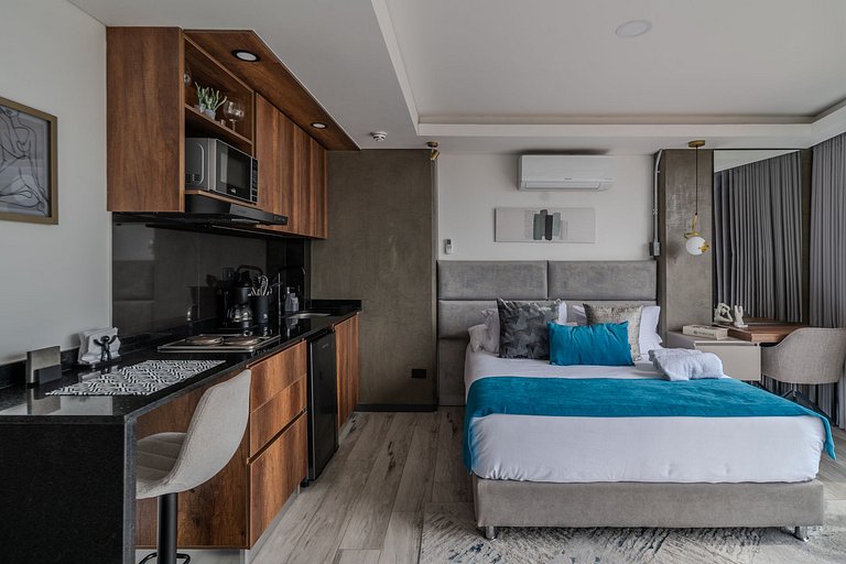 Ahead Minimalist Loft near the airport