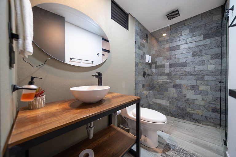 |Ahead| Stylish 2BR near airport with AC