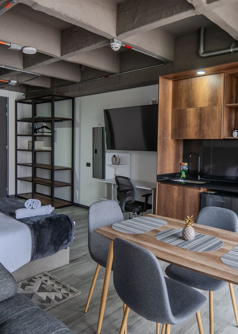 |Ahead| Captivating Loft with Parking