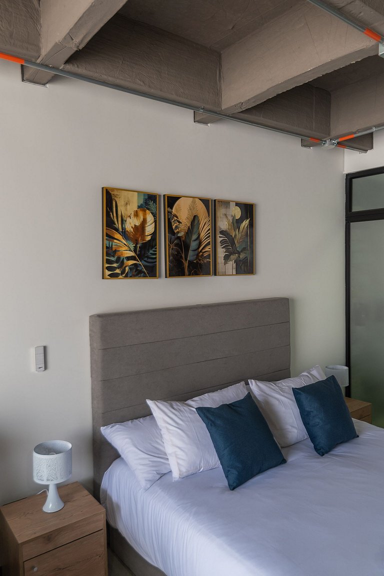 |Ahead| Captivating Loft with Parking