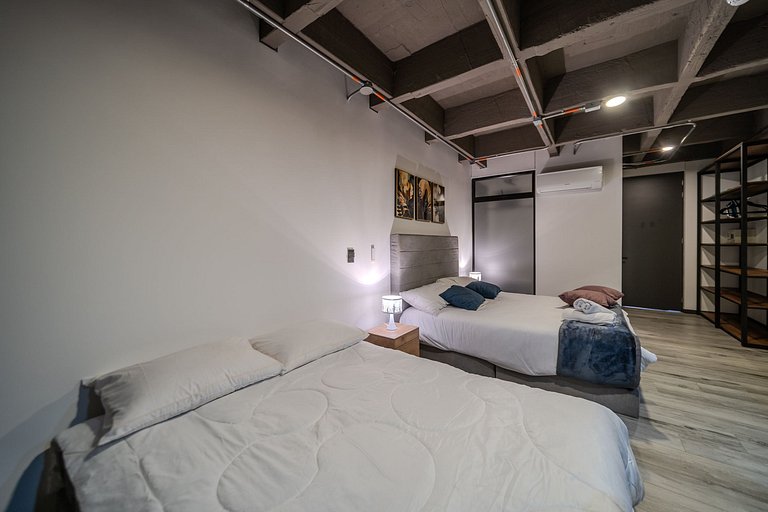 |Ahead| Captivating Loft with Parking