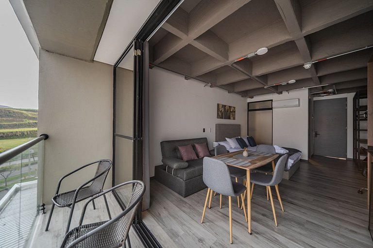 |Ahead| Captivating Loft with Parking