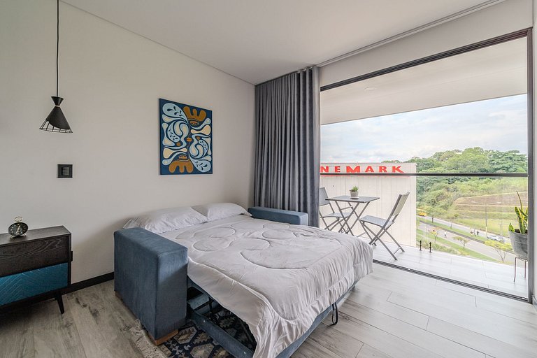 |Ahead| Exclusive Loft near airport + AC