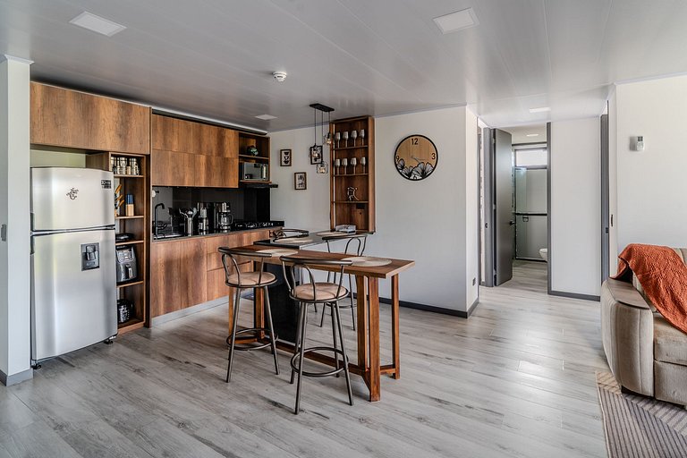 |Ahead| Spacious 3BR close to airport and parking
