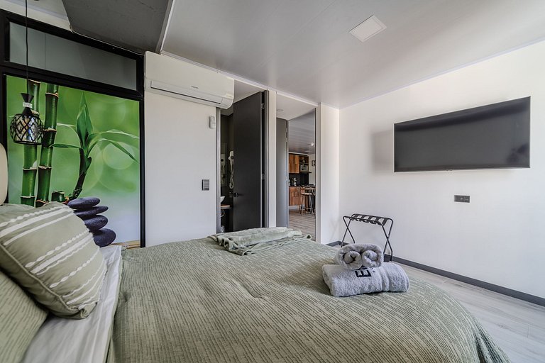 |Ahead| Spacious 3BR close to airport and parking