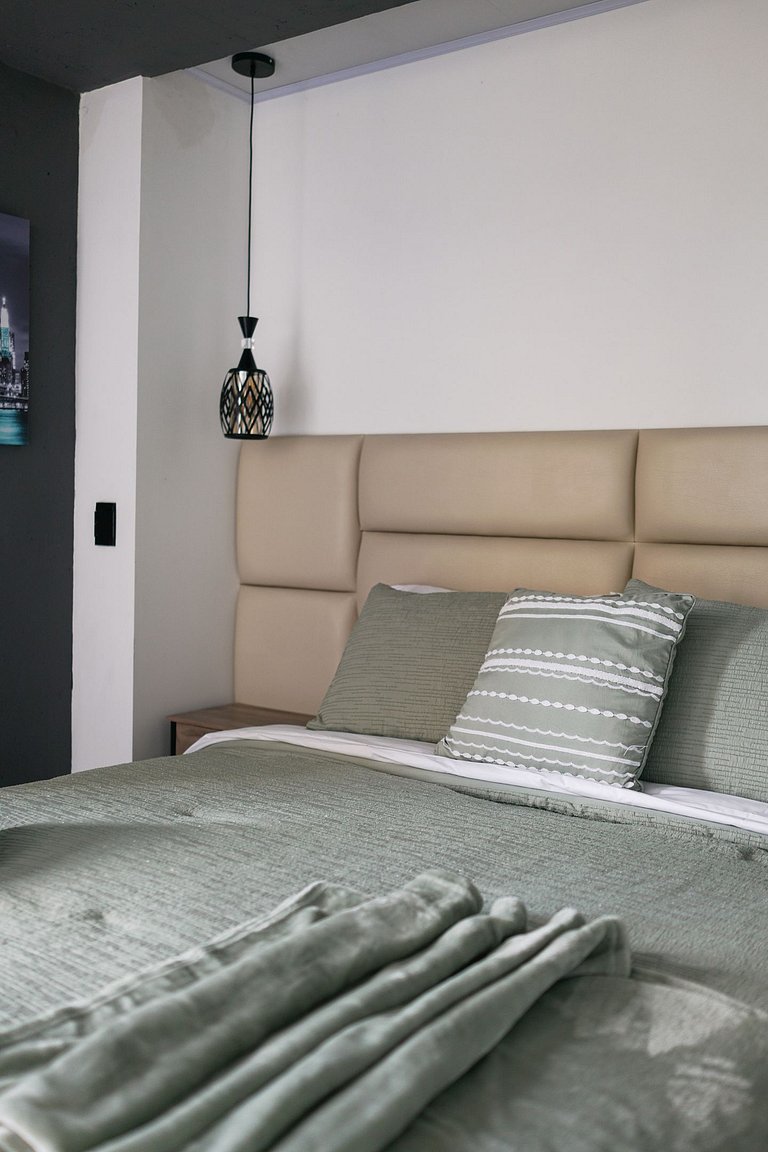 |Ahead| Spacious 3BR close to airport and parking