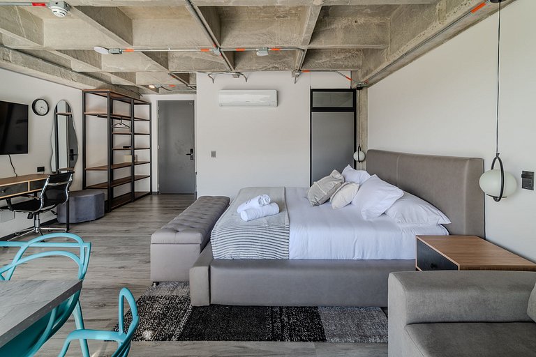 |Ahead| Dazzling Loft with parking
