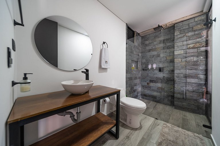 |Ahead| Dazzling Loft with parking