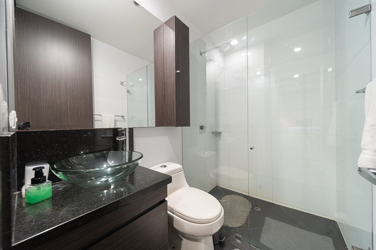 Cozy 1BR @La Calleja with Parking & Gym