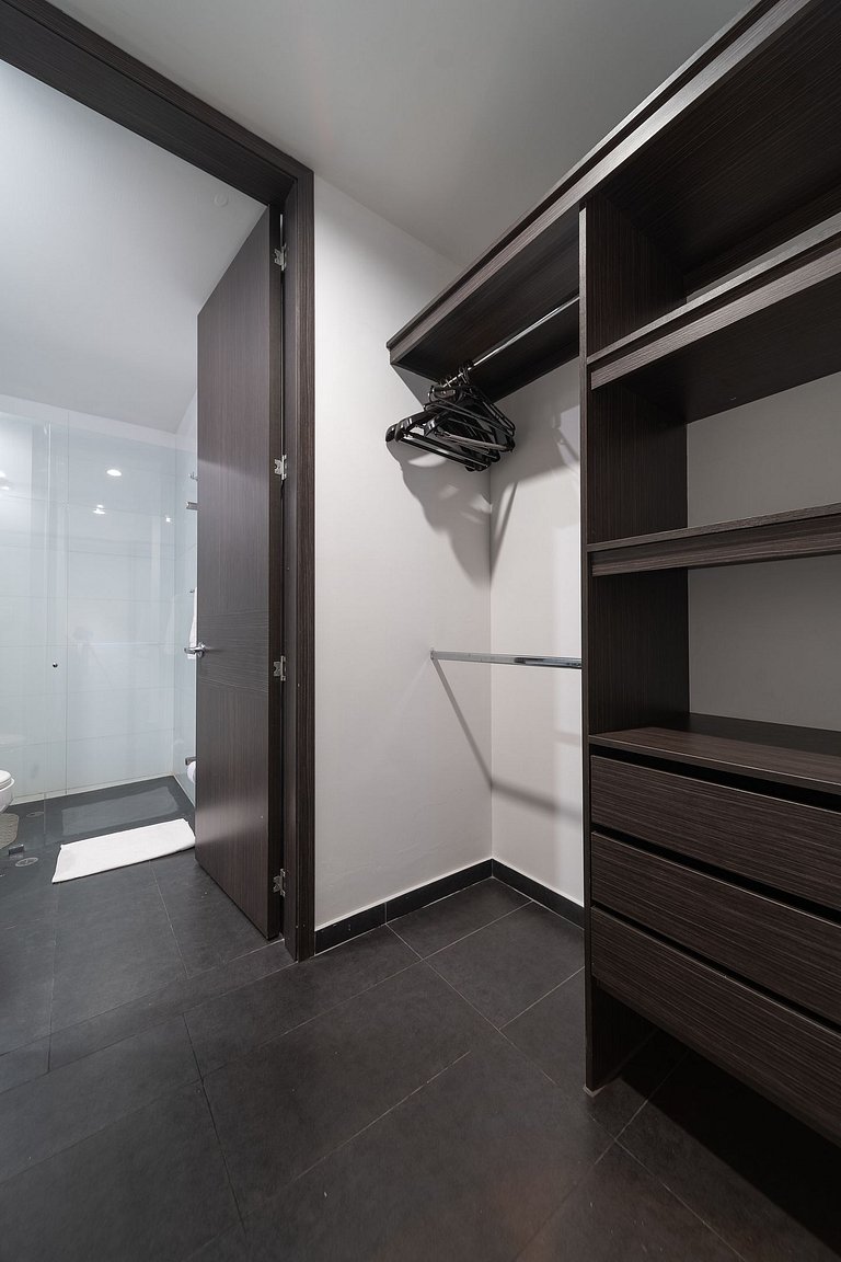 Acogedor 1BR @La Calleja con Parking y Gym