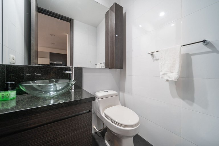 Cozy 1BR @La Calleja with Parking & Gym