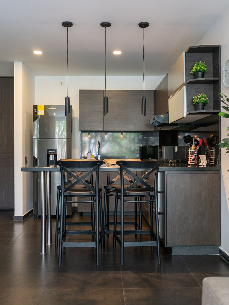 Cozy 1BR @La Calleja with Parking & Gym