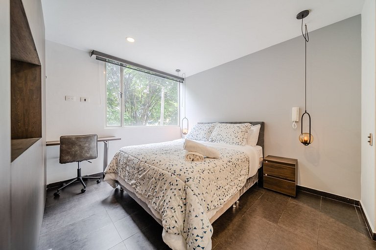 Cozy 1BR @La Calleja with Parking & Gym