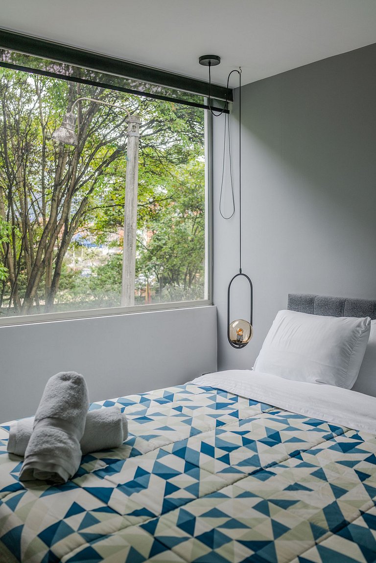 Cozy 1BR @La Calleja with Parking & Gym