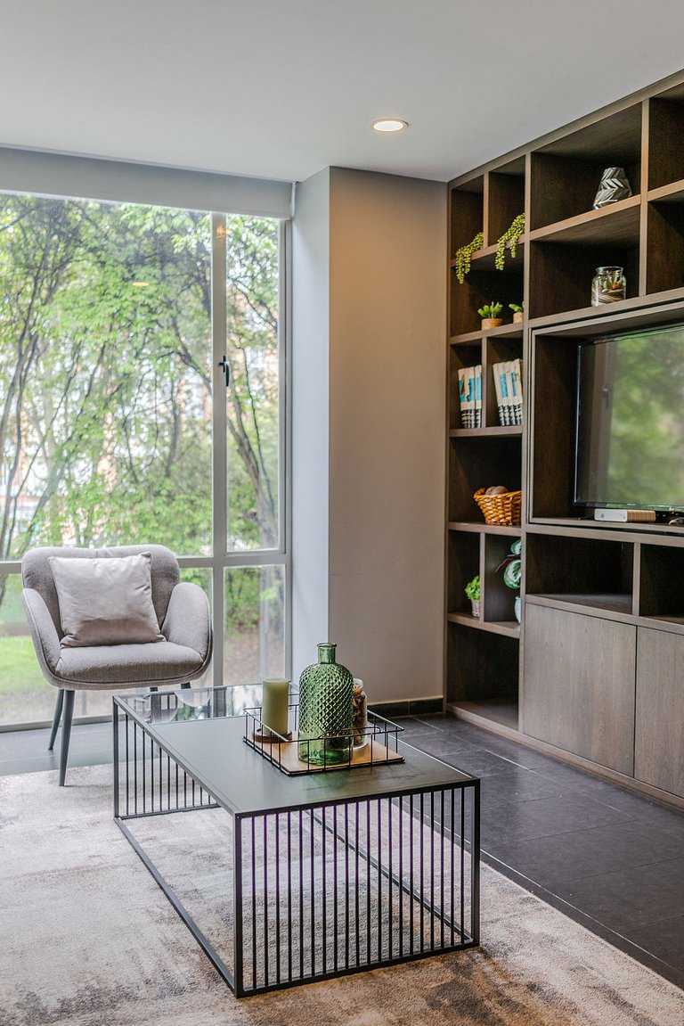 Cozy 1BR @La Calleja with Parking & Gym