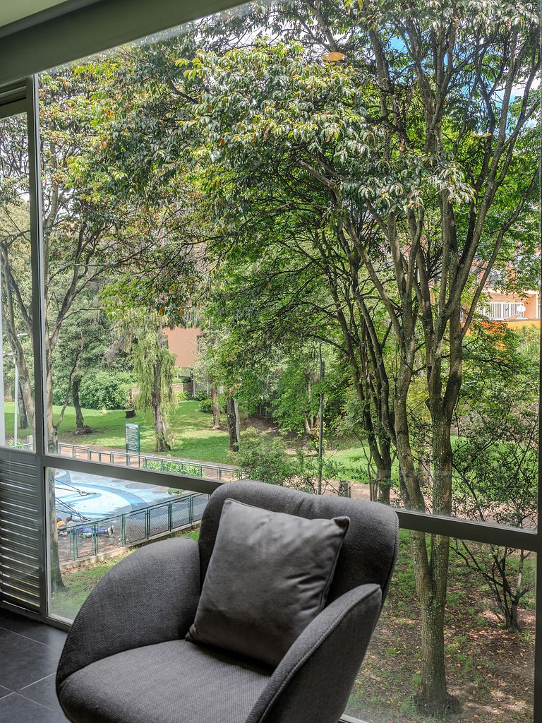Cozy 1BR @La Calleja with Parking & Gym