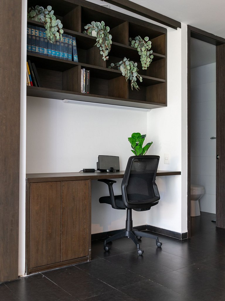 Cozy 1BR @La Calleja with Parking & Gym