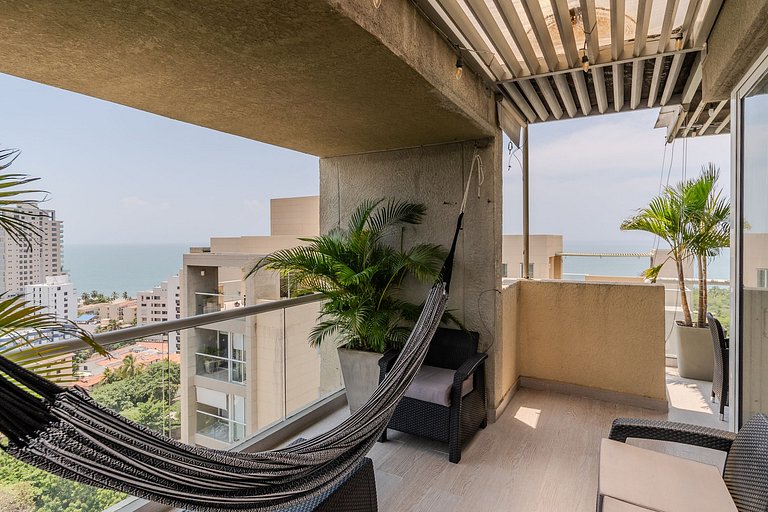 |Ahead| Spectacular 1BR @Zazue with Pool & Balcony