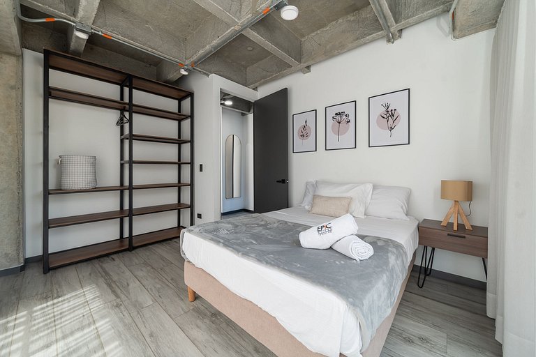 |Ahead| Inspirational 2BR near airport with AC