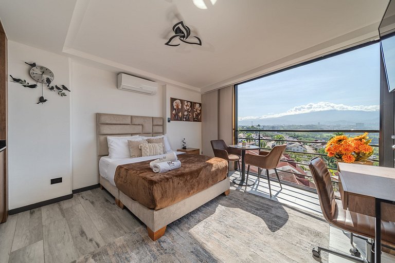 |Ahead| Panoramic Loft with parking and AC