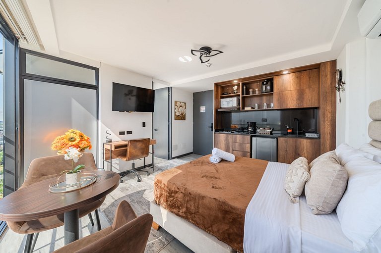 |Ahead| Panoramic Loft with parking and AC