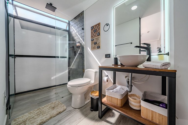 |Ahead| Panoramic Loft with parking and AC