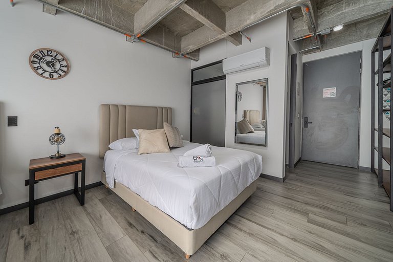 |Ahead| Lovely Loft with Parking + Balcony