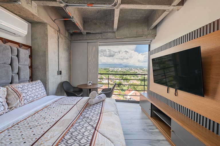 |Ahead| Pleasant Loft with AC and Parking