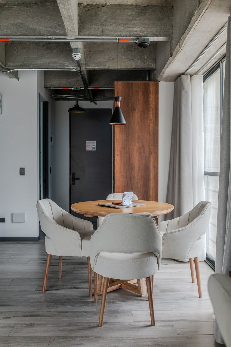 |Ahead| Unique Loft close to the airport + Parking