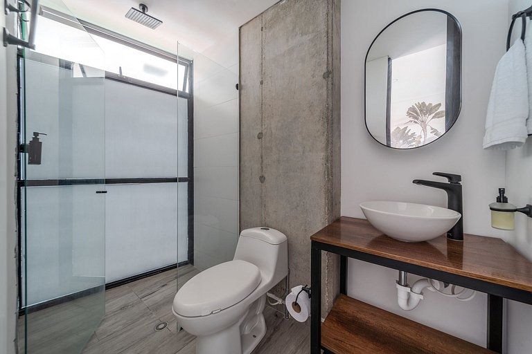 |Ahead| Chic Loft close to airport + parking